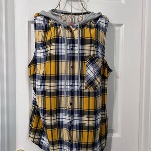 No Boundaries Yellow Plaid Sleeveless Shirt with Hood